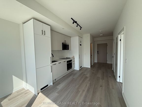 3rd image of 280 Dundas St W #3107