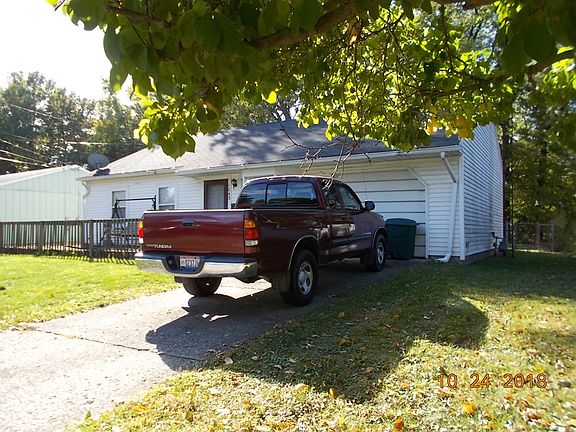 3rd image of 1043 Fairwood Ave
