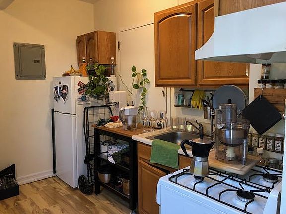 4th image of 3098 14th St APT 2L