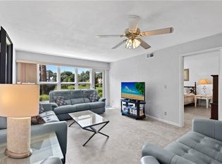 4120 Looking Glass Ln APT 7, Naples, FL 34112