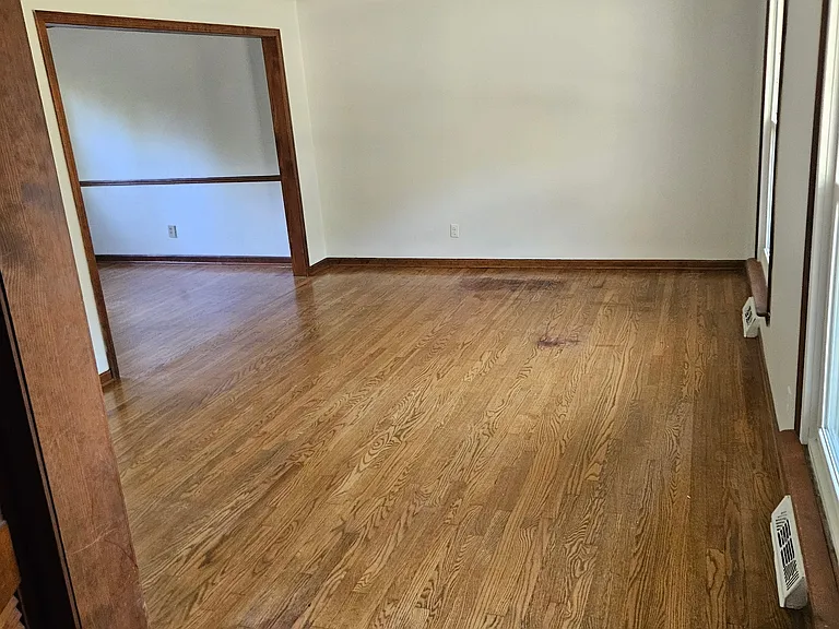 35241 Caryn St — Photo 22