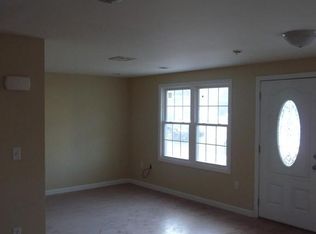 135 Seamans St #B, Providence, RI 02908