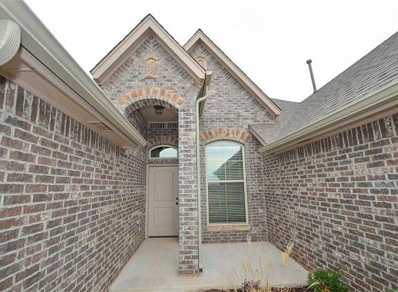 3rd image of 4109 SE 37th Ct