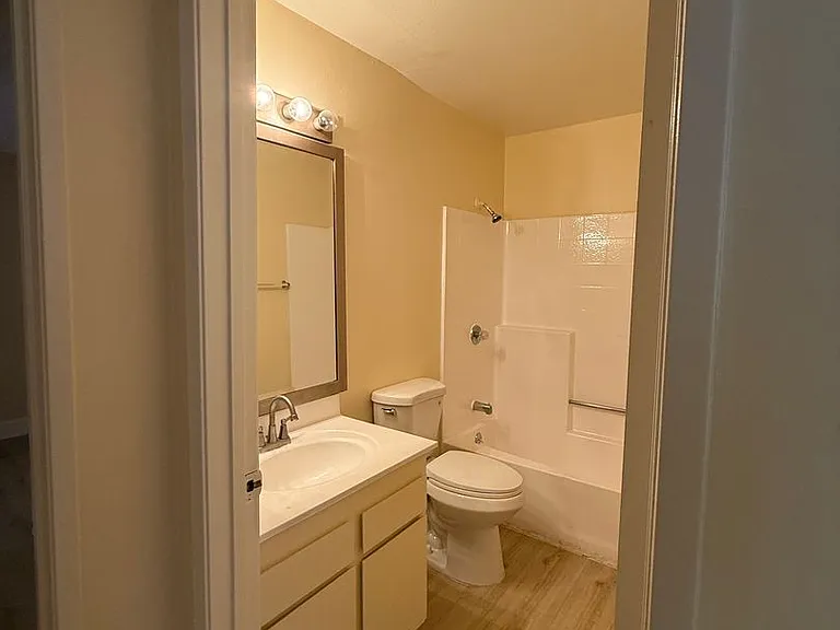 807Bunk — Photo 28