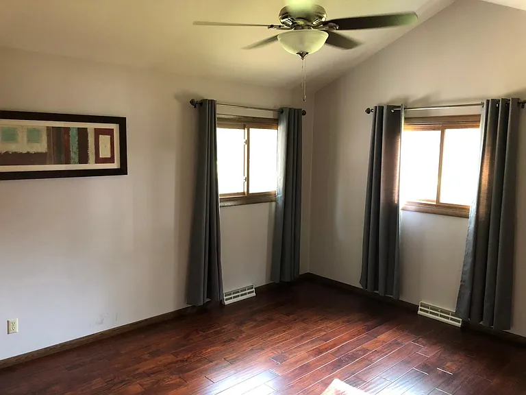 514 Hilltop Dr — Photo 12