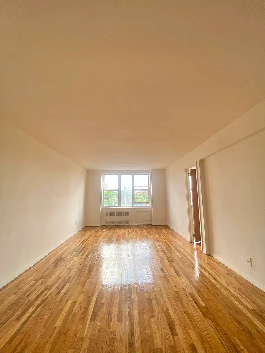 Building Photo - 94-10 60th Ave #4K