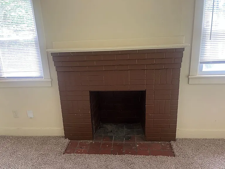 328 Williamsburg St NE — Photo 5