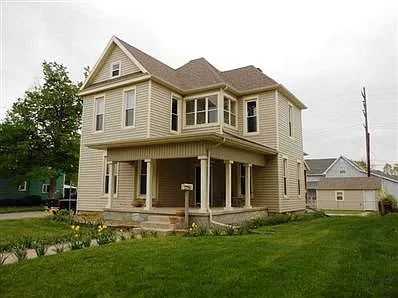 1000 Main St photo 1
