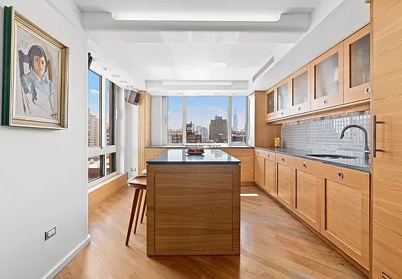 5th image of 1 Irving Pl APT U19f