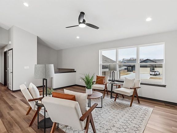 5th image of 189 Karen Dr