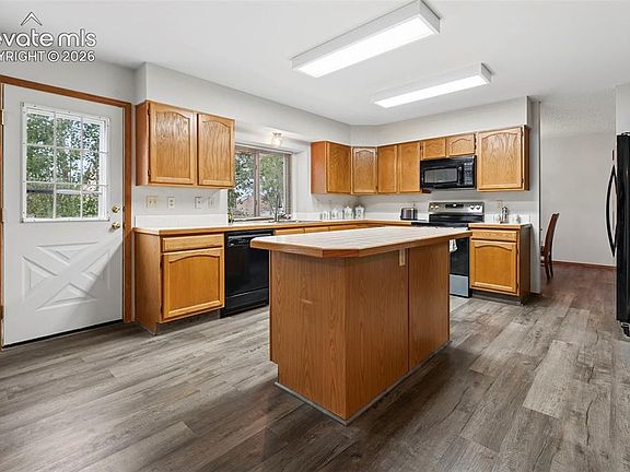 3rd image of 7841 Scarborough Dr