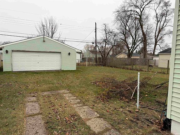 2nd image of 212 N Gladstone Ave