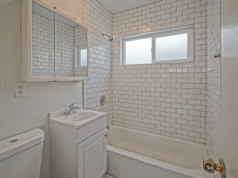 2307 Carnegie Ln — Photo 22