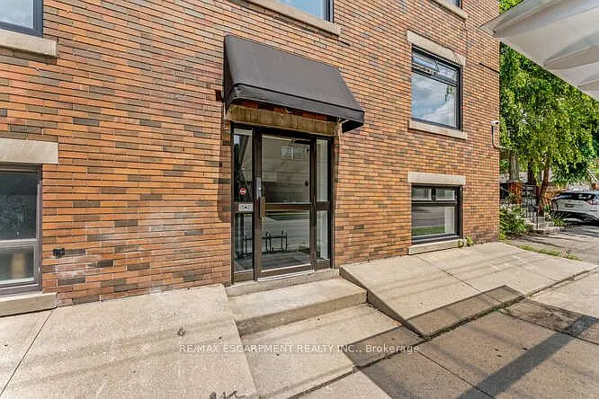 127 Victoria Ave S #1 — Photo 15