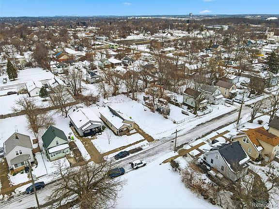 4th image of 299 Central Ave