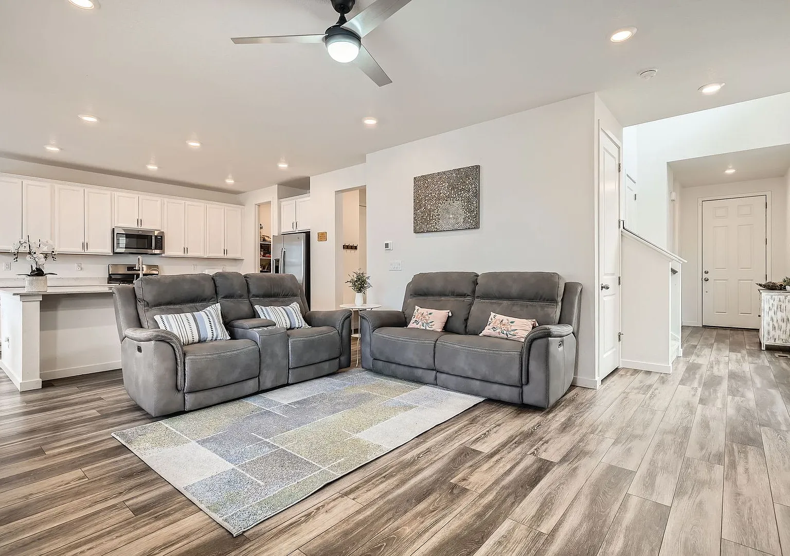 Evolve Real Estate: Spacious 3 Bedroom + Loft Paired Home in Dove Village Community Available on ... — Photo 3