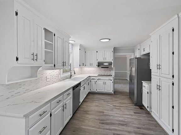 5th image of 536 Quarterfield Rd