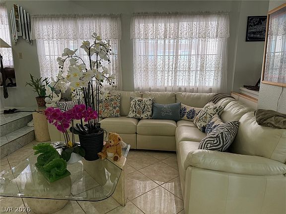 5th image of 3074 Spokane Dr