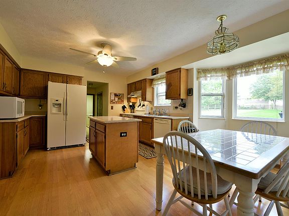 3rd image of 3440 Dawn Dr