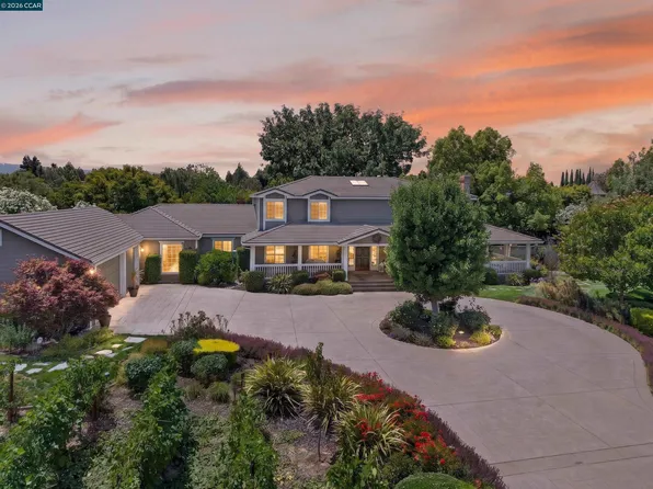 2207 Martin Ave, Pleasanton, CA 94588