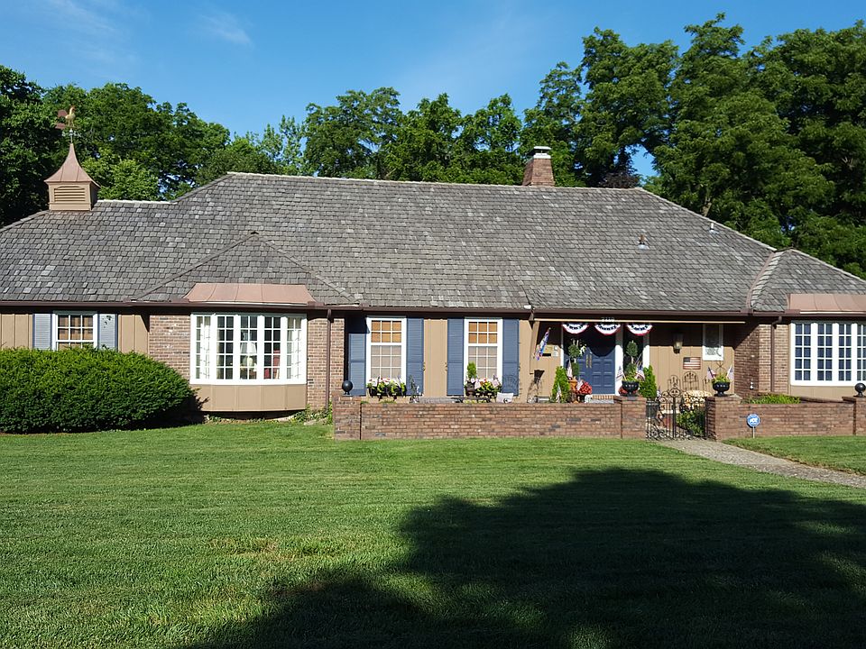 2nd image of 7110 Harecliff Dr