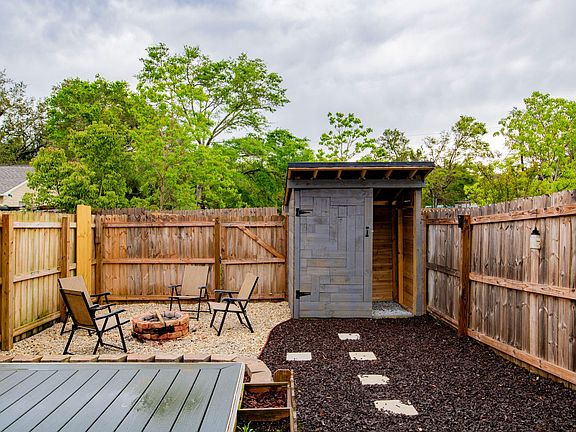 3rd image of 6069 Royal Port Ct