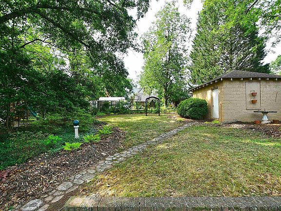 Backyard / Outbuilding