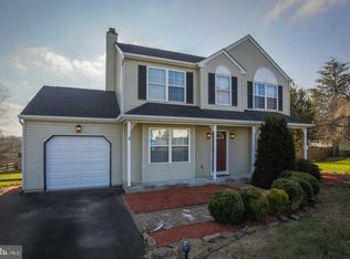 5 Donna Dr, Coatesville, PA 19320