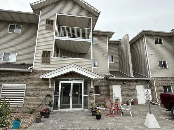 1390 Lauzon Rd #219, Windsor, ON N8S 3N1