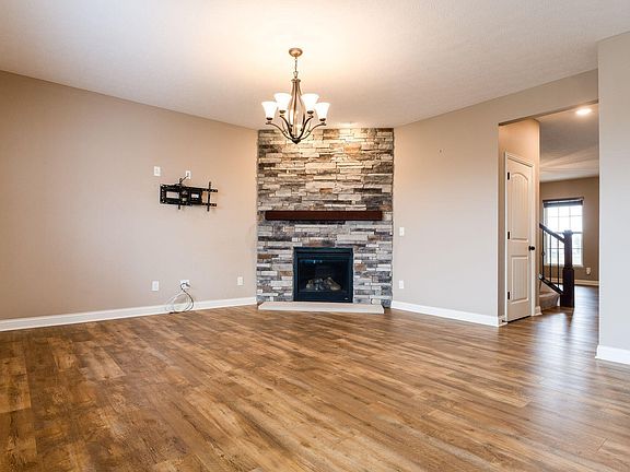 4th image of 12147 Prairie View Dr NW