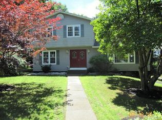 74 E Green Rd, Rock Tavern, NY 12575