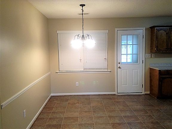 5th image of 320 Hollow Pine Ct
