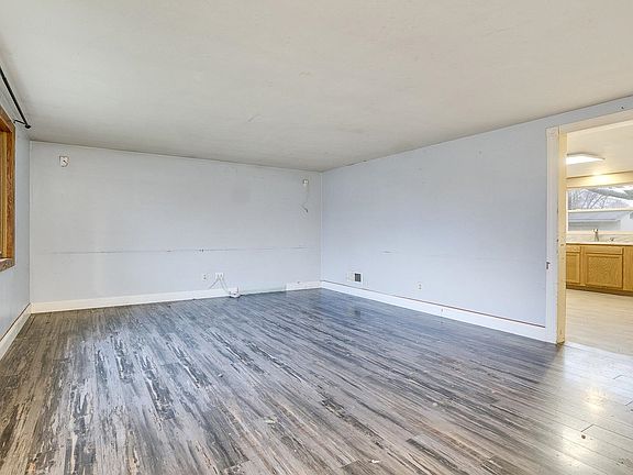4th image of 6903 Vesta Dr