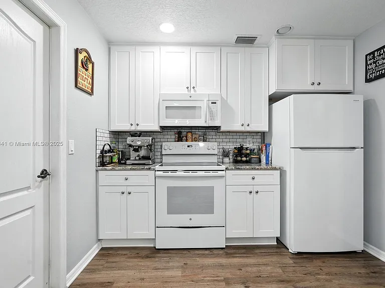 20 Bennett Ln — Photo 17