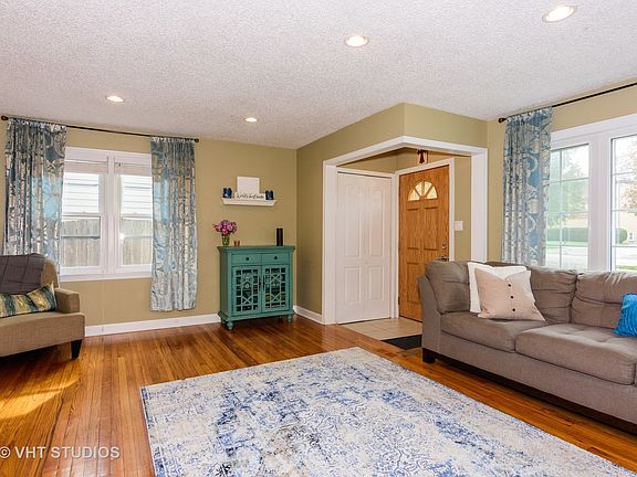 2nd image of 307 N Cedar Ave