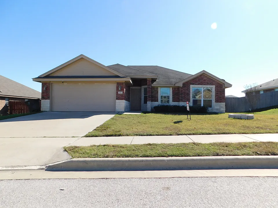 302 Hedy Dr