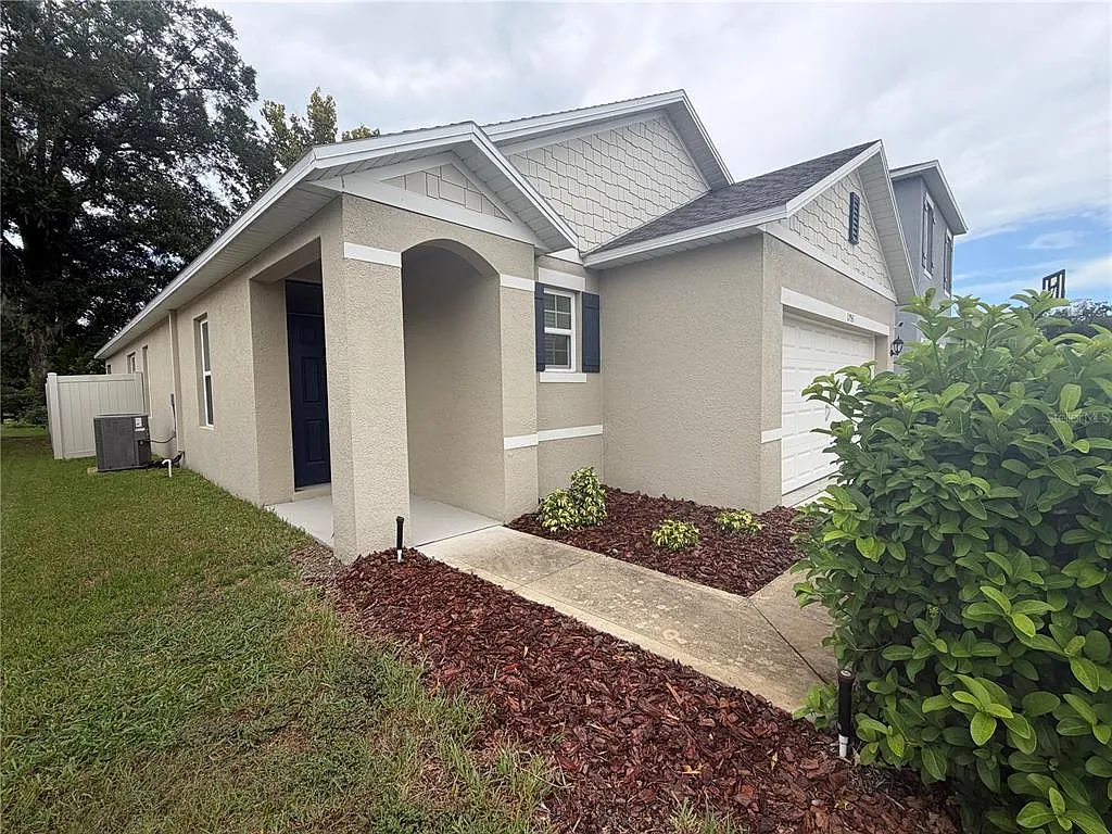 3 bed, 2.0 bath, 1666 sqft, $2,150 — Photo 3