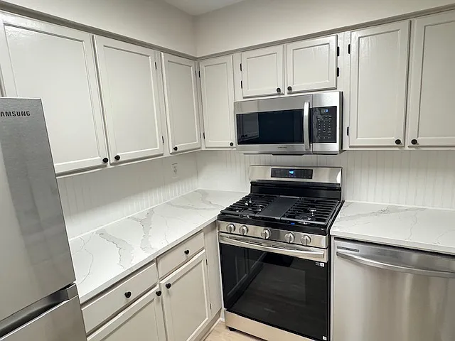 6070 Pinebark Ct — Photo 3