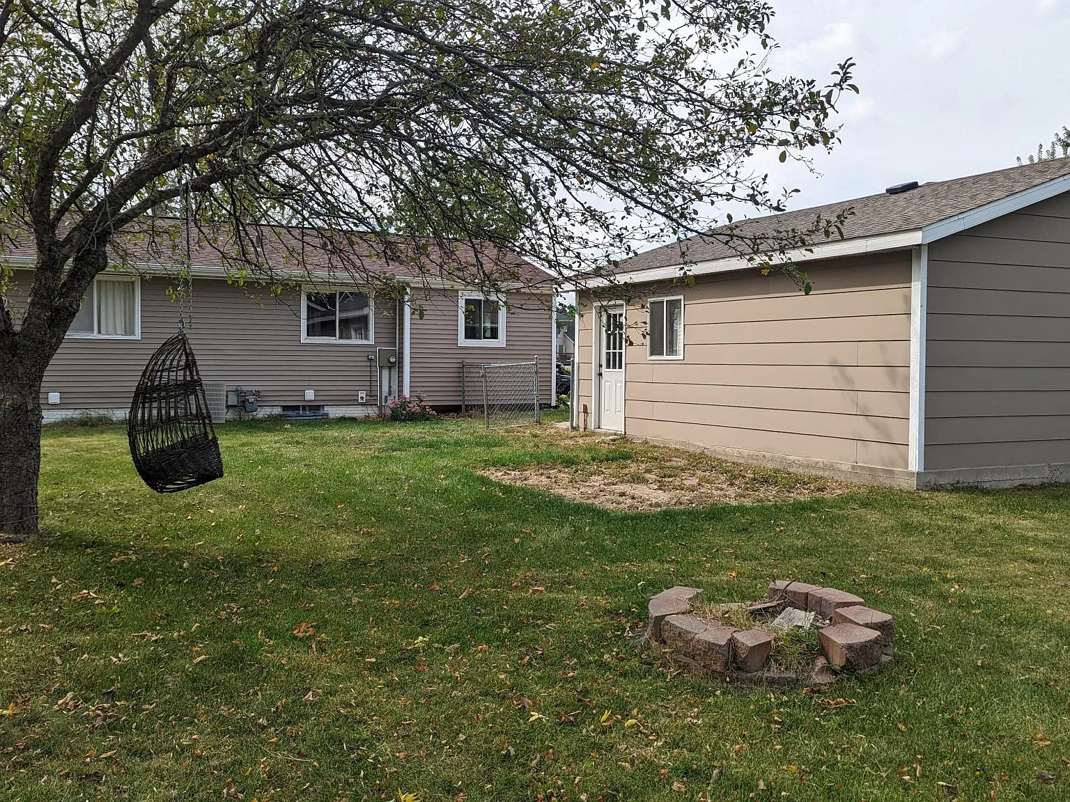 3 bed, 1301 sqft, $1,600 — Photo 3