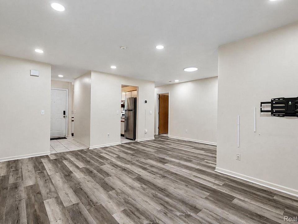 42739 Lilley Pointe Dr, photo 4
