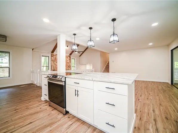 600 Ponderosa Ct, Fayetteville, GA 30214