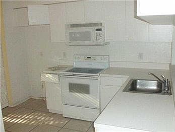 3rd image of 8025 Sanibel Dr