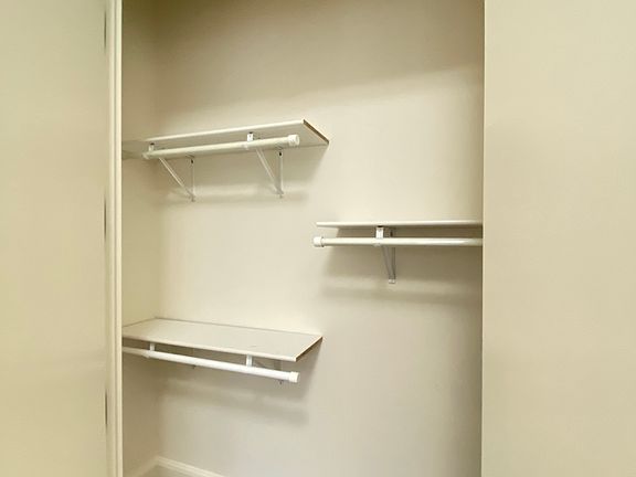 5th image of 1 Scarboro Ave #1