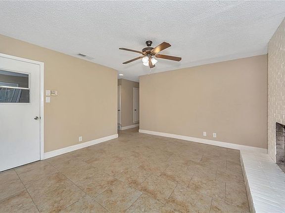 4th image of 1918 Lawndale Dr