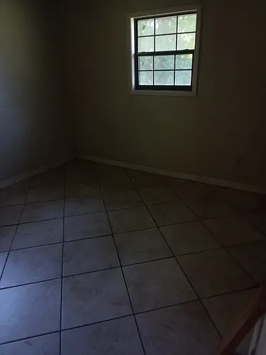 614 Middle St Photo 1