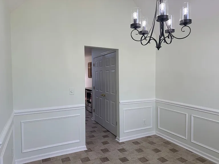 136 Madelia Pl — Photo 7