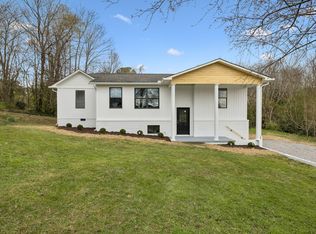 614 Shoemaker St, Athens, TN 37303