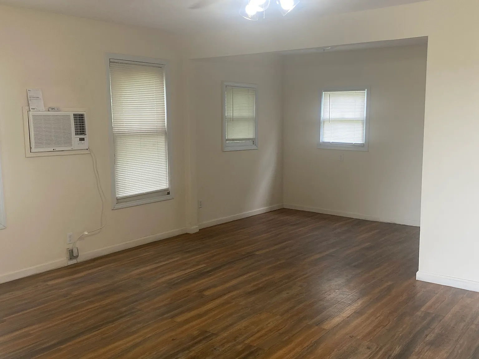 2 bed, 800 sqft, $1,100 — Photo 2