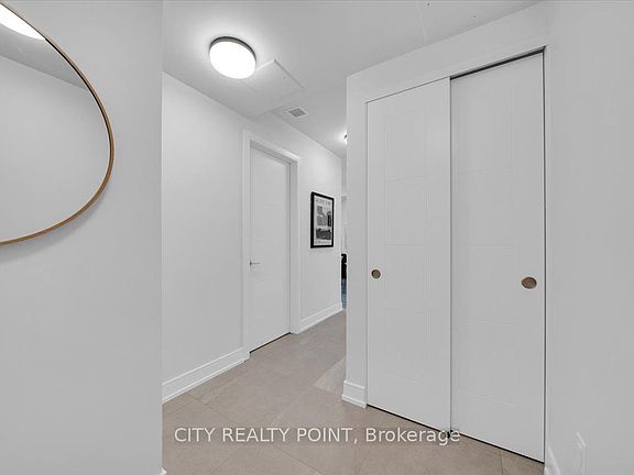 2nd image of 664 Spadina Ave #201