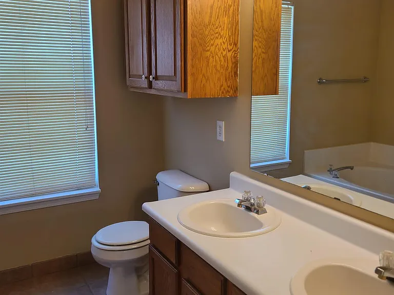 6814 Flick Dr — Photo 19